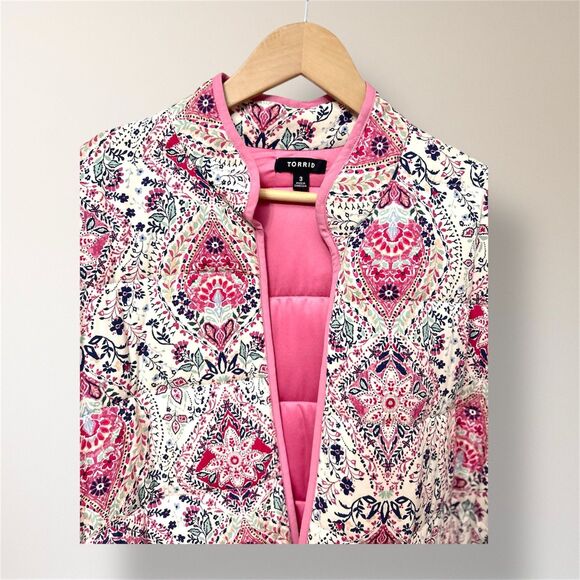 Torrid 3X Pink Medallion Quilted Open Jacket Lightweight Front Pockets Boho - Picture 3 of 7